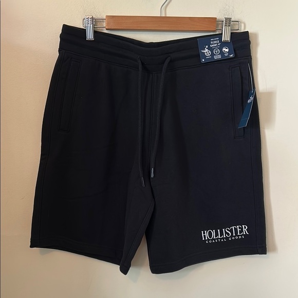 Hollister Men's Black Fleece 9” Shorts Size M NWT - Picture 1 of 6